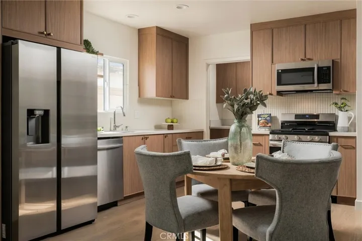 341 Douglas St, Los Angeles, California 90026 — photo 4