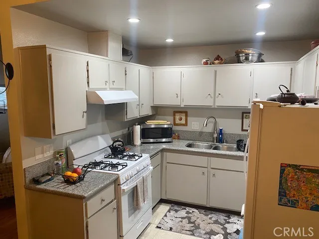 1432 West 227th Street 11, Torrance, California 90501 — photo 4