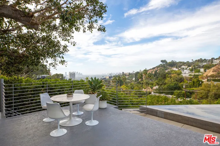 1517 Oriole Lane, Los Angeles, California 90069 — photo 4