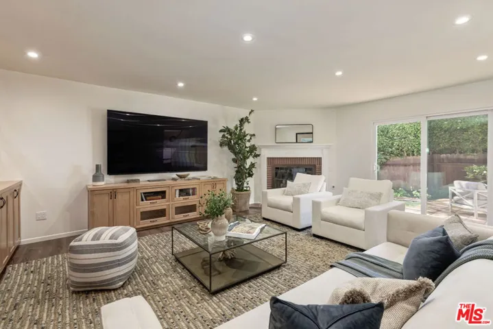 11344 Homedale Street, Los Angeles, California 90049 — photo 5