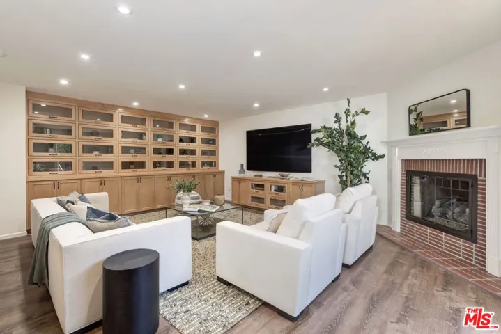 11344 Homedale Street, Los Angeles, California 90049 — photo 4