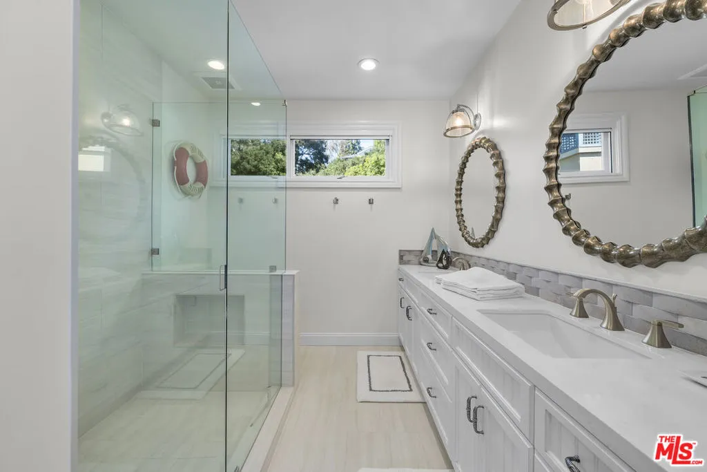 Guest 1 Bathroom