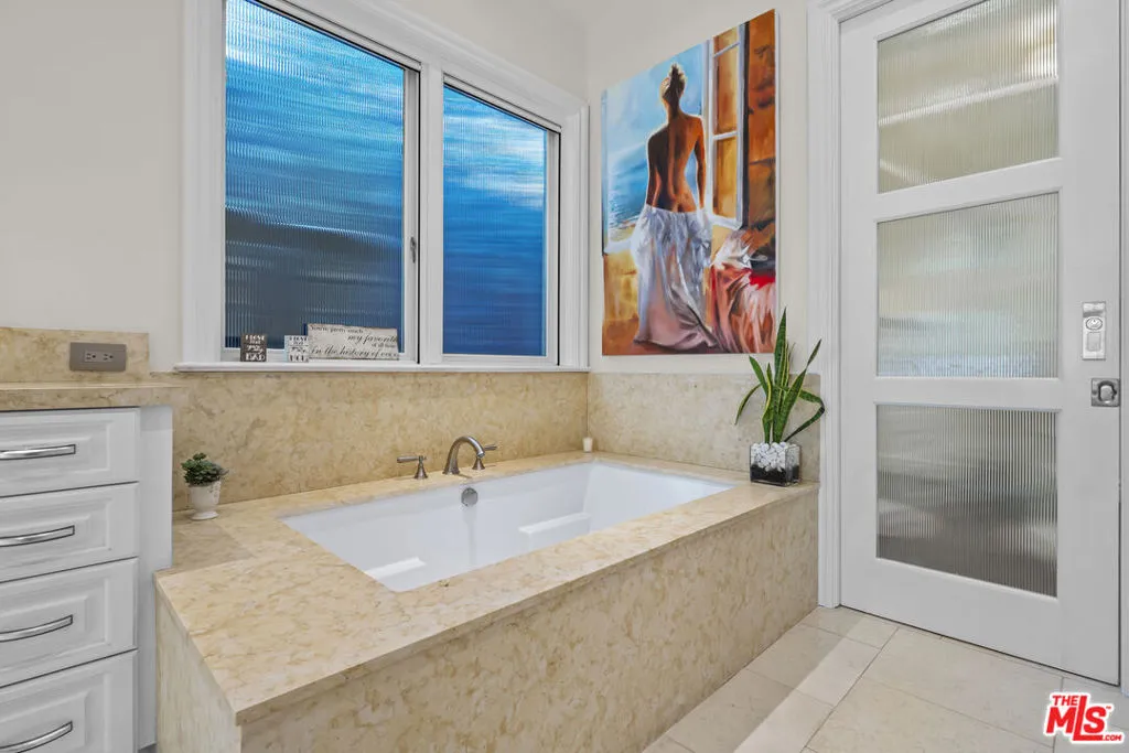 Primary Bathtub