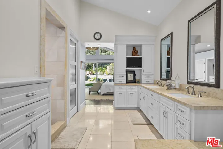 809 Leonard Road, Los Angeles, California 90049 — photo 5