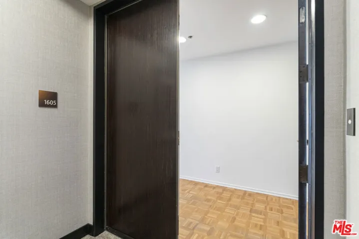 10430 Wilshire Boulevard 1605, Los Angeles, California 90024 — photo 4