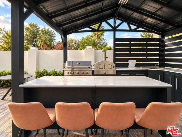 OUTDOOR KITCHEN BAR