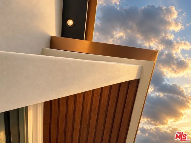 EAVE WOOD SOFFIT