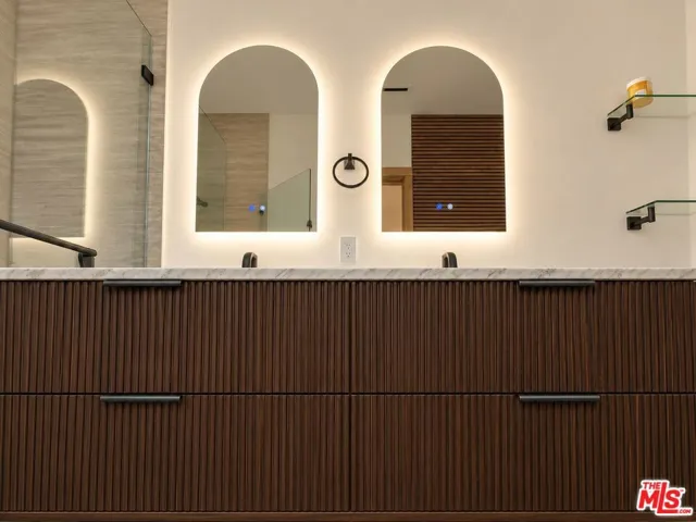 PRIMARY BATH DOUBLE VANITY