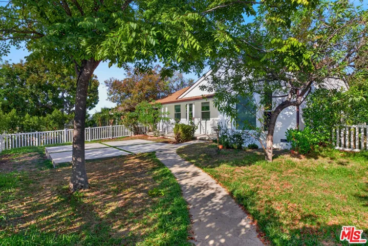 441 Dartmouth Road, Burbank, California 91504 — photo 4