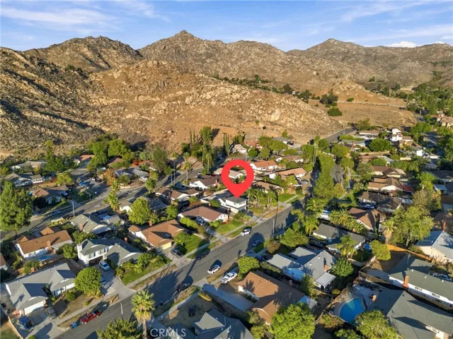 415 Glenhill, Riverside, California 92507 — photo 4