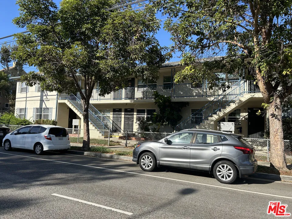 4300 S Centinela Ave #00
