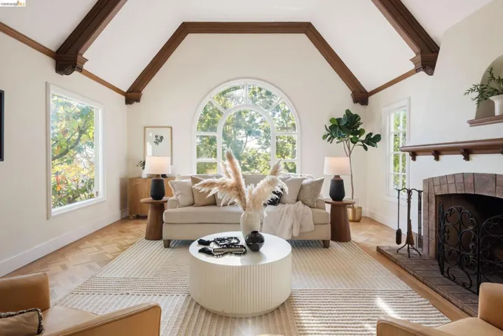 5200 Golden Gate Ave, Oakland, California 94618 — photo 4