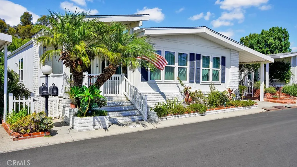 5200 Irvine Blvd #271