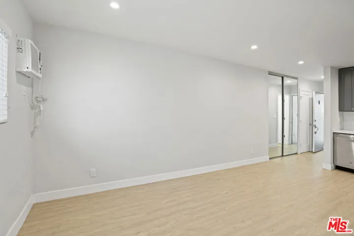 3314 S Mentone Avenue 4, Los Angeles, California 90034 — photo 4