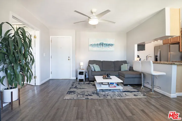 8740 Tuscany Avenue 312, Playa Del Rey, California 90293 — photo 4