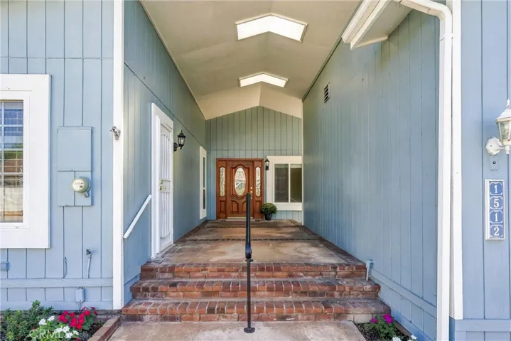 1512 Canyon Lake, Santa Ana, California 92705 — photo 4