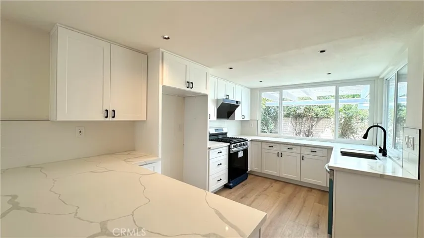 15451 Alsace Cir, Irvine, California 92604 — photo 4