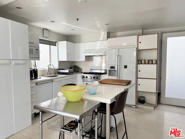 13326 Beach Avenue 203, Marina Del Rey, California 90292 — photo 4