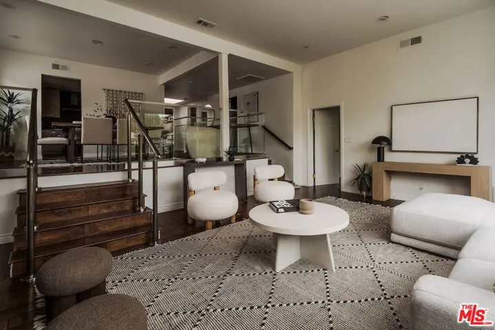 5211 Baza Avenue, Woodland Hills, California 91364 — photo 5