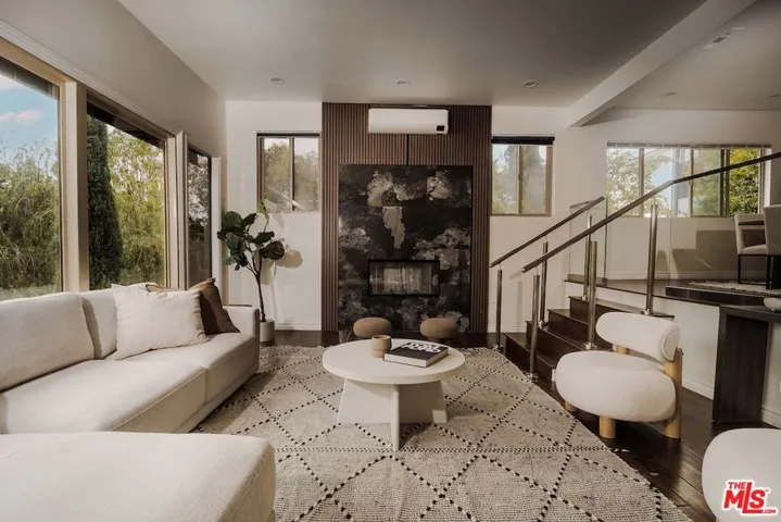 5211 Baza Avenue, Woodland Hills, California 91364 — photo 4