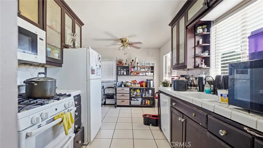 14378 Mojave, Victorville, California 92395 — photo 4