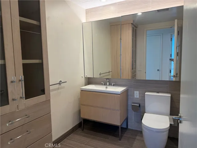877 Francisco 2102, Los Angeles, California 90017 — photo 4