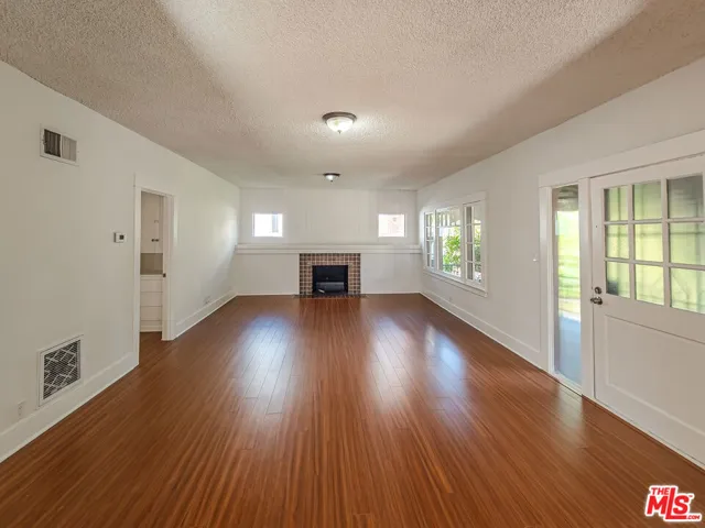 1315 Winchester Avenue, Glendale, California 91201 — photo 4