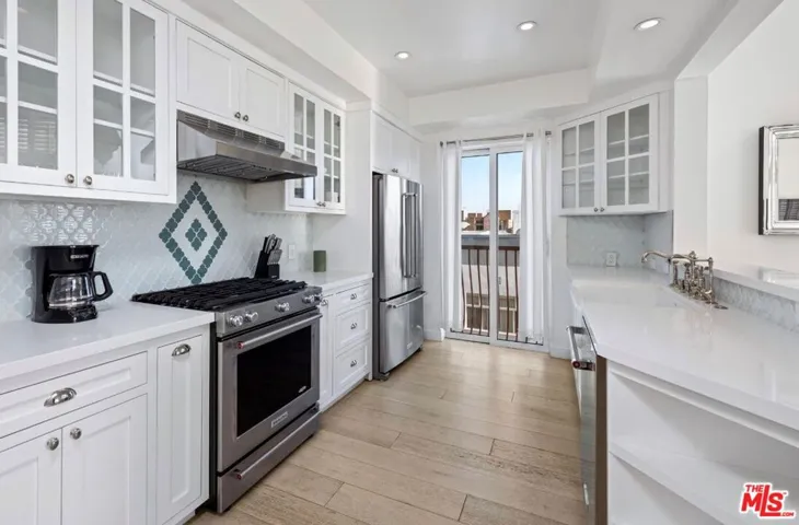 320 S Willaman Drive 2, Los Angeles, California 90048 — photo 5