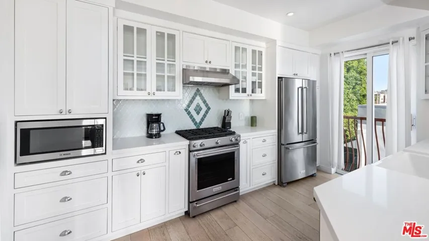 320 S Willaman Drive 2, Los Angeles, California 90048 — photo 4
