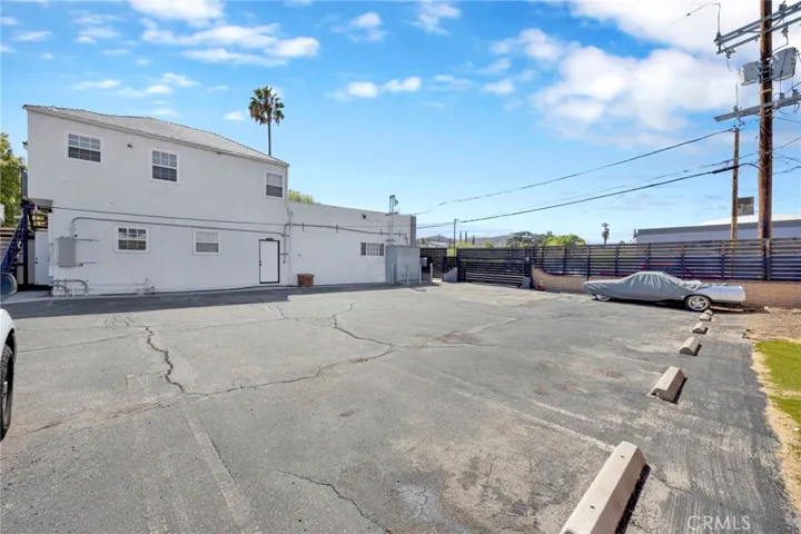 10446 Scoville, Sunland, California 91040 — photo 5