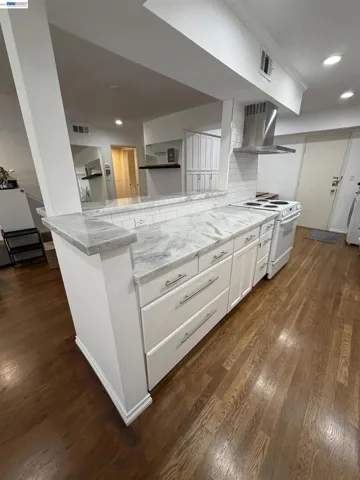 1015 N Kings Rd 309, West Hollywood, California 90069 — photo 5