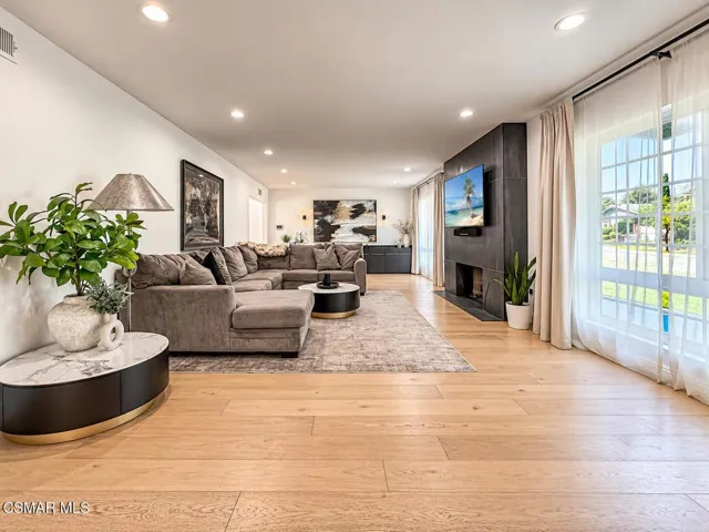 1143 Greenfield Street, Thousand Oaks, California 91360 — photo 5