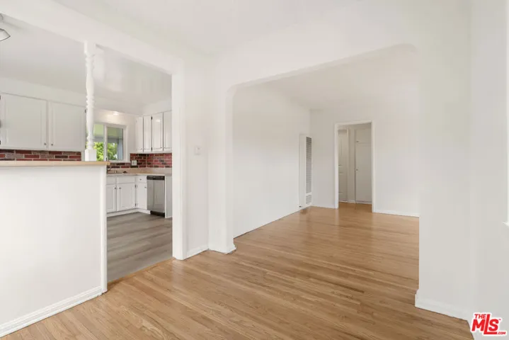 7869 Croydon Avenue, Los Angeles, California 90045 — photo 4