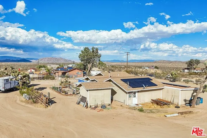 692 Tahoe Avenue, Yucca Valley, California 92284 — photo 4