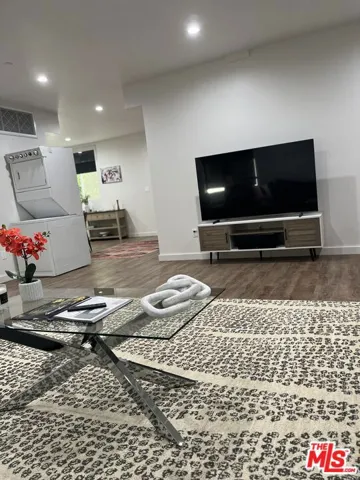 124 S Croft Avenue 101, Los Angeles, California 90048 — photo 5