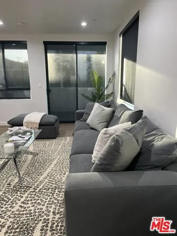 124 S Croft Avenue 101, Los Angeles, California 90048 — photo 4