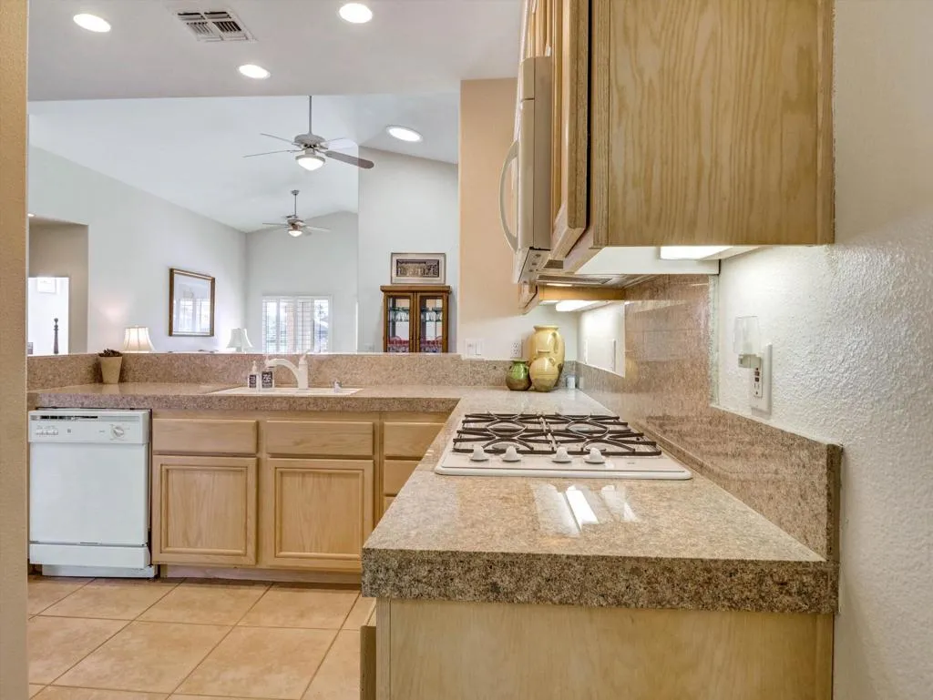 17-80385 Green Hills Dr-17