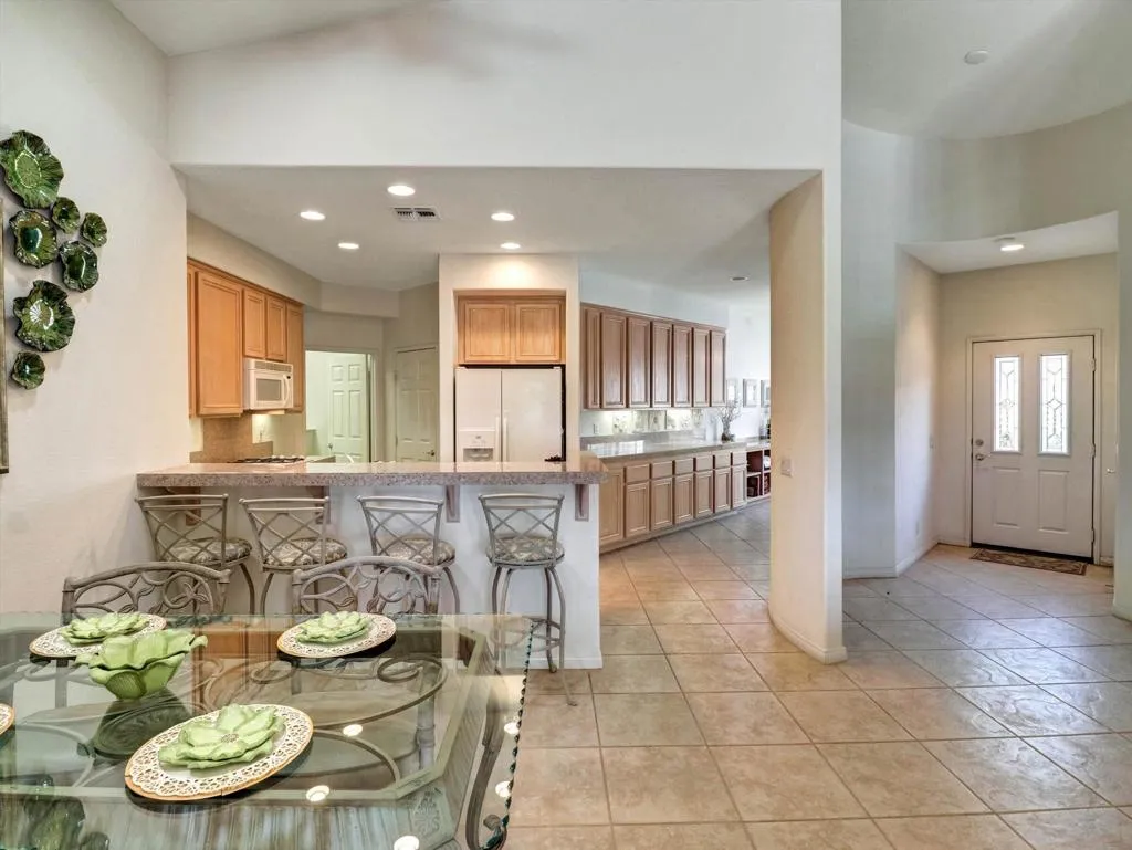 10-80385 Green Hills Dr-10