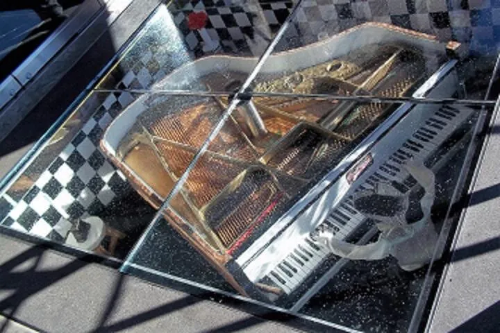 5 HR Piano Under​​‌​​​​‌​​‌‌​​‌​​​‌‌​​​‌​​‌‌​​‌‌​​‌‌​​​​ Glass