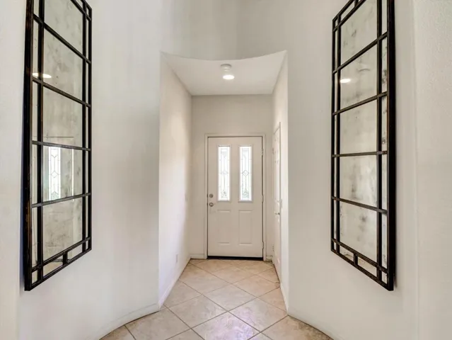01-80385 Green Hills Dr-1