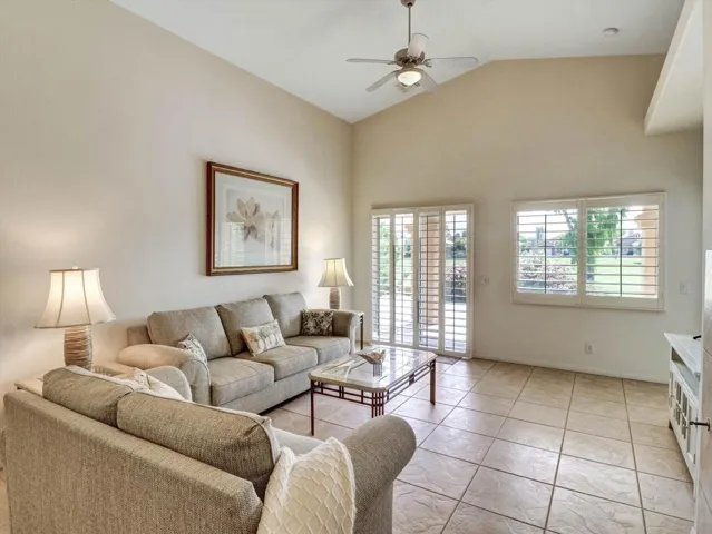 05-80385 Green Hills Dr-5