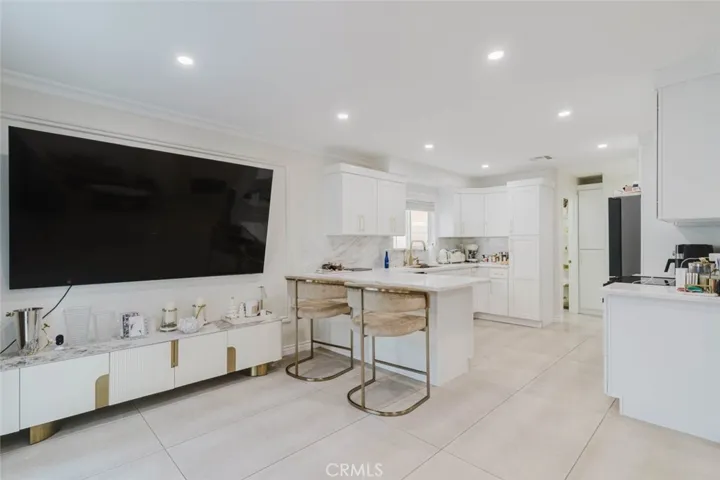 9231 1/2 Cedros Avenue, Panorama City, California 91402 — photo 5