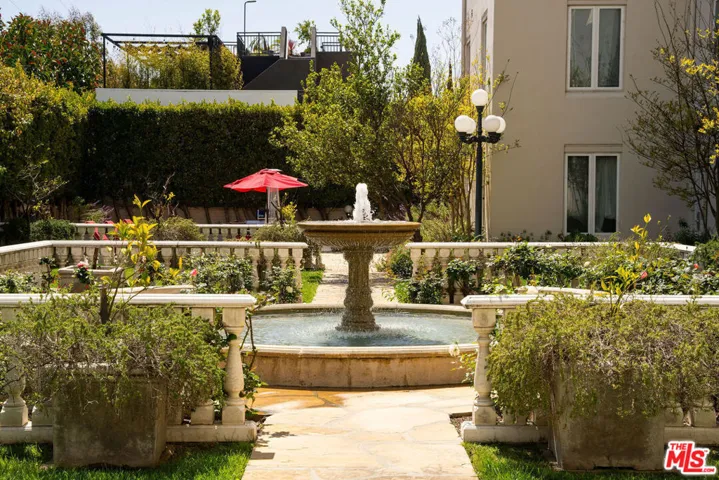 1424 N Crescent Heights Boulevard 10, West Hollywood, California 90046 — photo 4