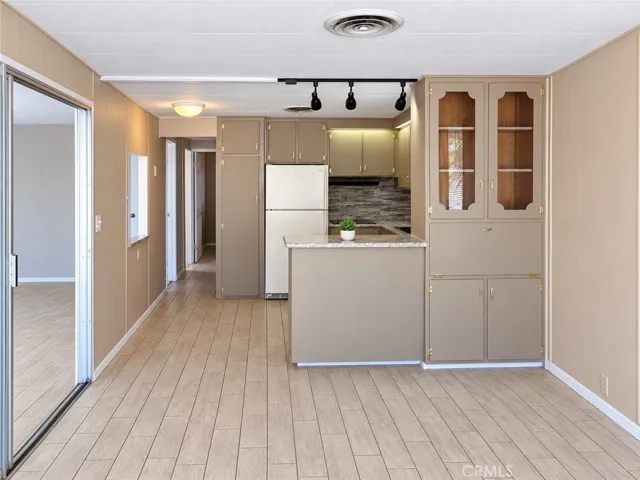 690 Santa Clara, Hemet, California 92543 — photo 4