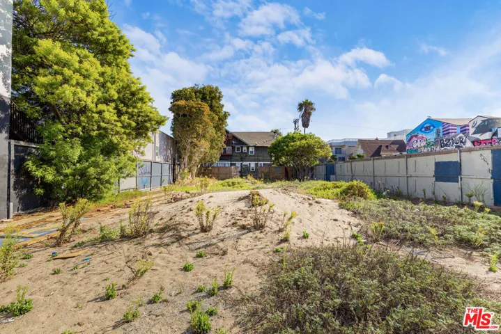 723 Ocean Front Walk, Venice, California 90291 — photo 4