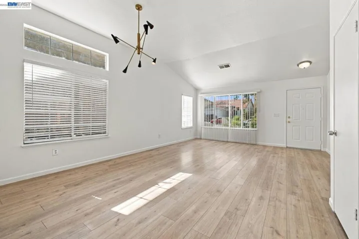 2222 Woodhill Dr, Pittsburg, California 94565 — photo 5