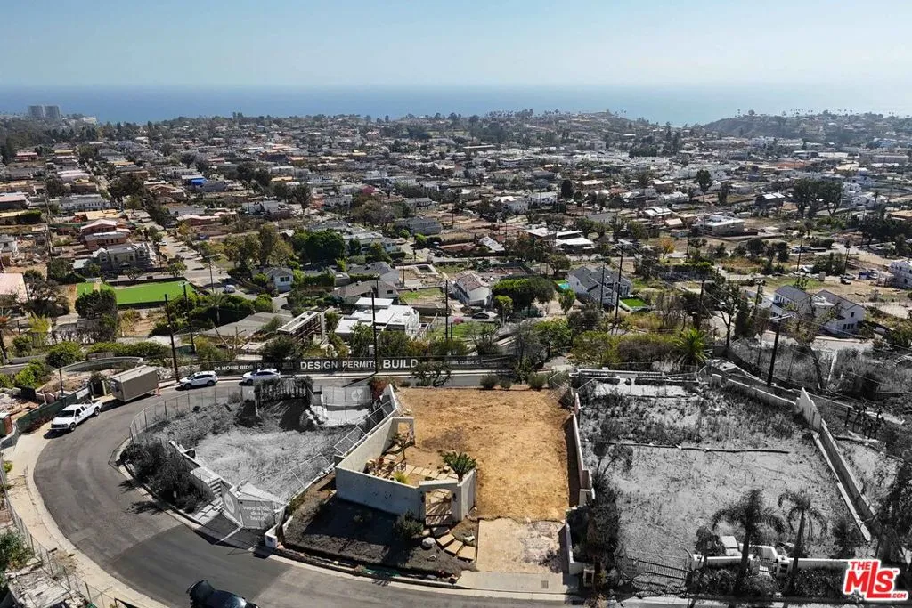 1339 Chautauqua Blvd