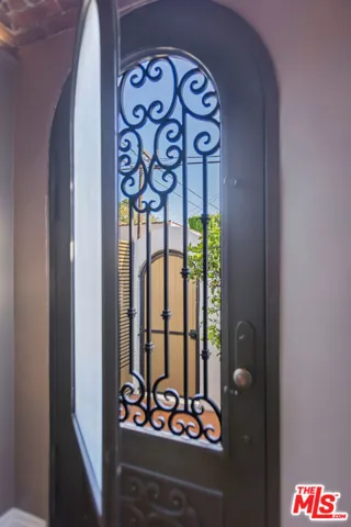 8015 Rosewood Avenue, Los Angeles, California 90048 — photo 5