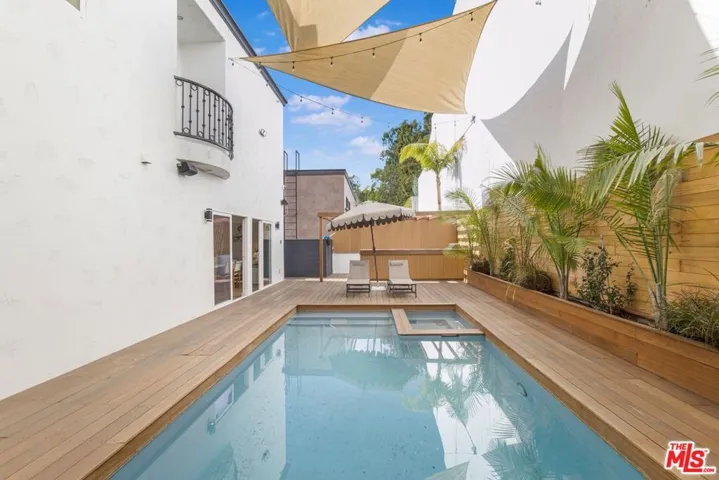 8755 Skyline Drive, Los Angeles, California 90046 — photo 4
