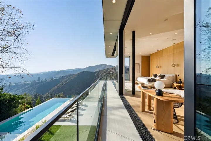 1149 Linda Flora Drive, Los Angeles, California 90049 — photo 5